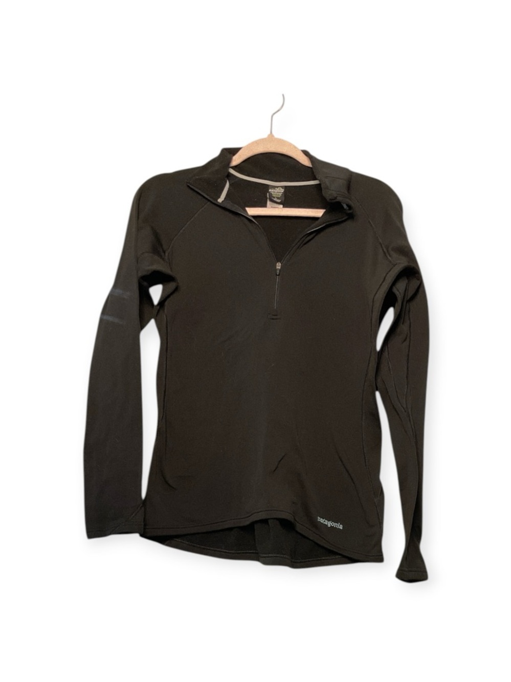 Women’s‎ Patagonia performance baselayer capilene in black, size large